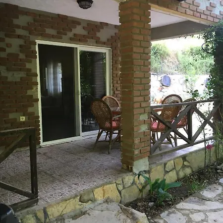 Yuvarlakcay'in Kenarinda, Orman Icinde, Genis Bahceli.. *